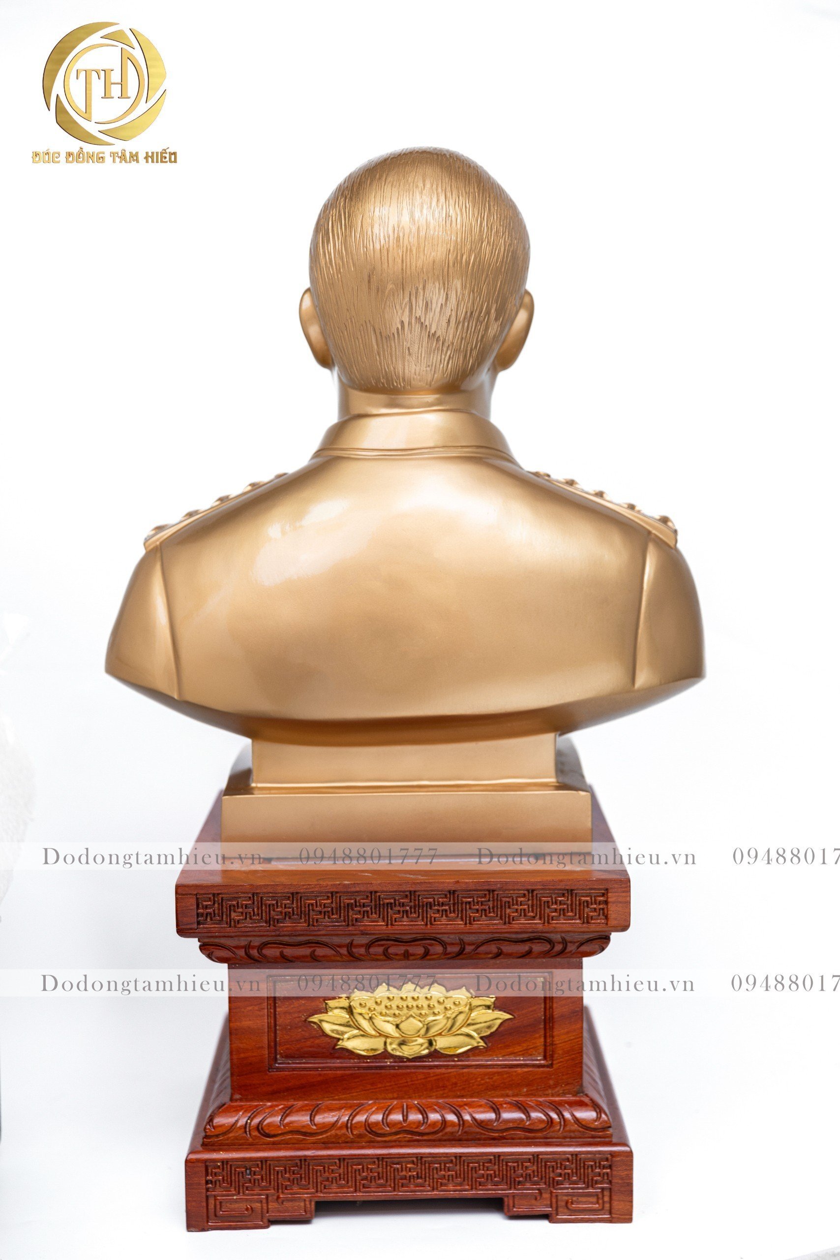 Tượng Đại tướng Võ Nguyên Giáp bằng đồng đỏ cao 42cm Tuong-dai-tuong-vo-nguyen-giap-bang-dong-do-cao-42cm-2